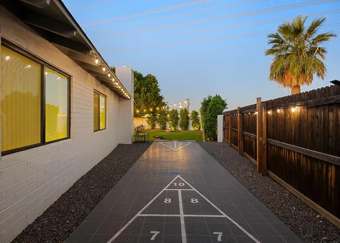 Modern Old Town Oasis - Pool & Outdoor Kitchen * Scottsdale