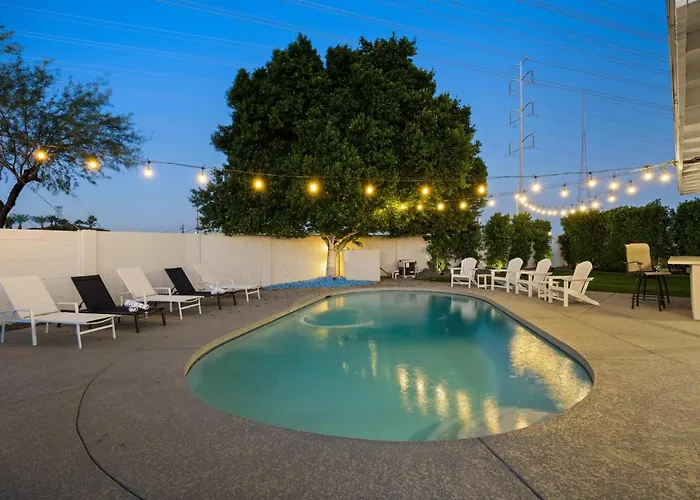 Modern Old Town Oasis - Pool & Outdoor Kitchen Holiday home *