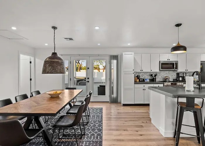 Modern Old Town Oasis - Pool & Outdoor Kitchen Holiday home Scottsdale