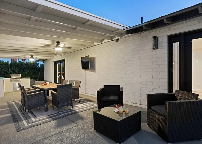Modern Old Town Oasis - Pool & Outdoor Kitchen Scottsdale